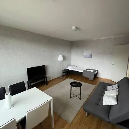 Kotimaailma - Kaksio Tikkurilan Palveluiden Laehistoellae Lejlighed